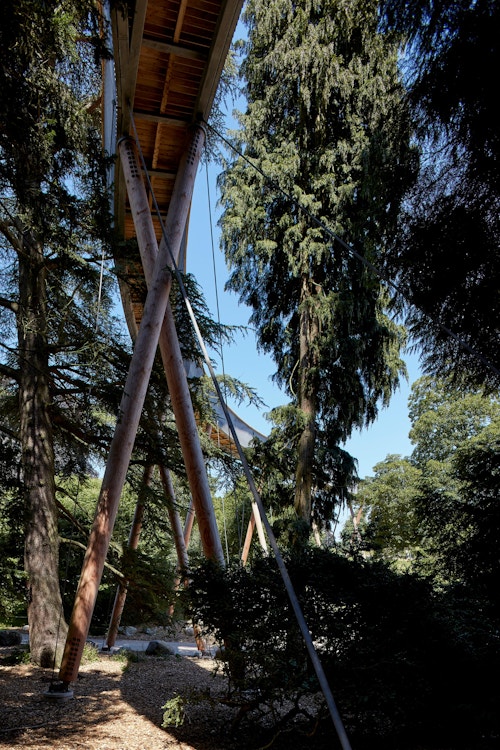 The slender crossed-timber legs of Scottish Douglas Fir were made by a Dutch mast makers, Ventis & Brasker Masten