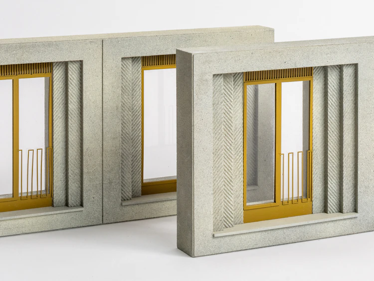 Howells Models The Hundred | Howells